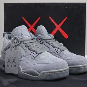 Jordan Air Jordan 4 retro kaws Size 9